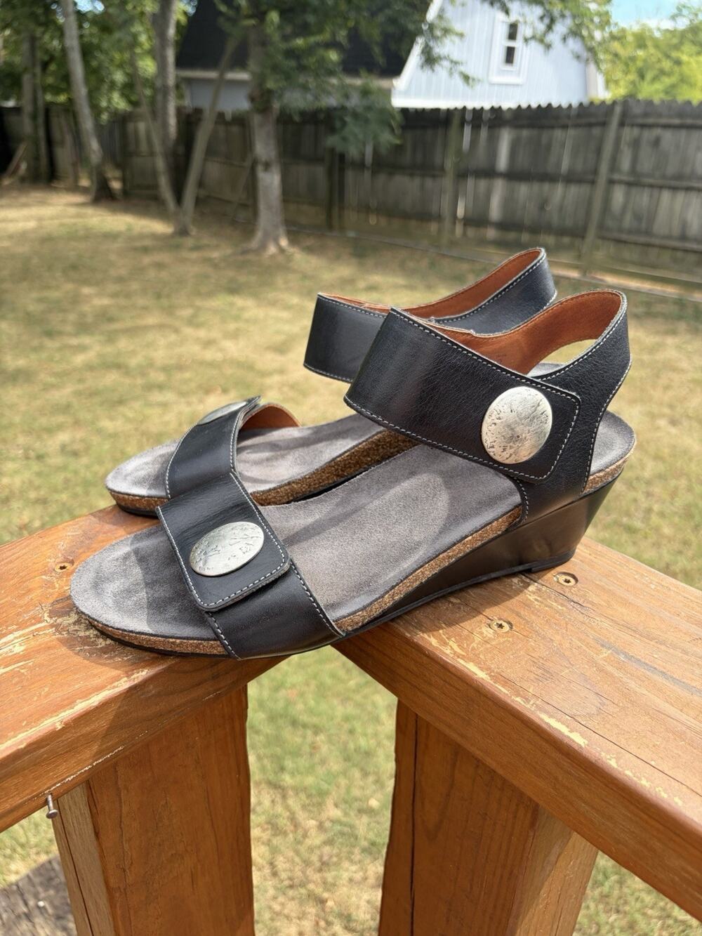Taos Women's Carousel 3 Wedge Sandals Black Leather Open Toe US 11 EU 42